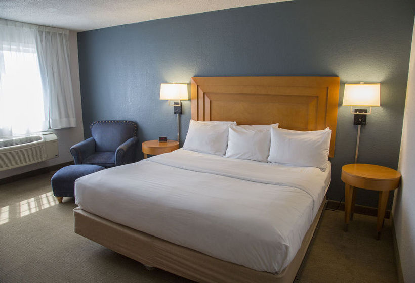 בית מלון כפרי Harbor Town Inn