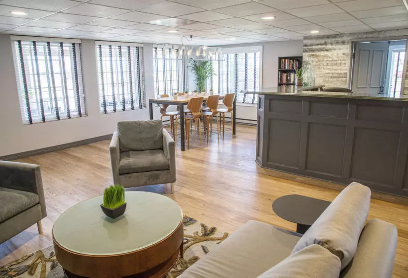 Отель Harbor Town Inn