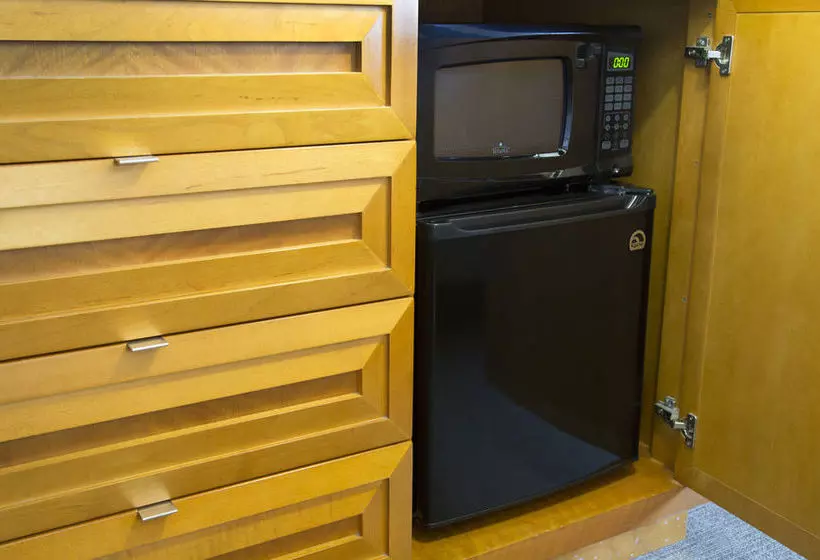 Отель Harbor Town Inn