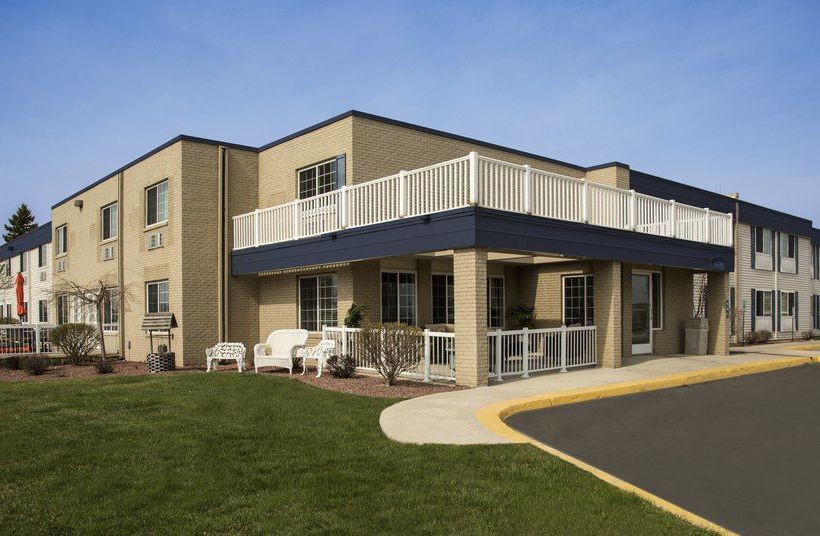 בית מלון כפרי Harbor Town Inn