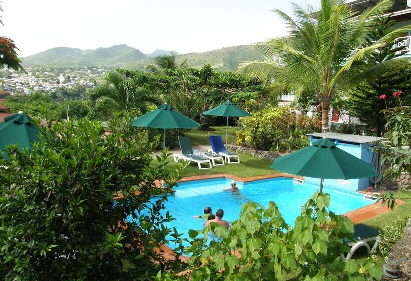 هتل Tamarind Tree