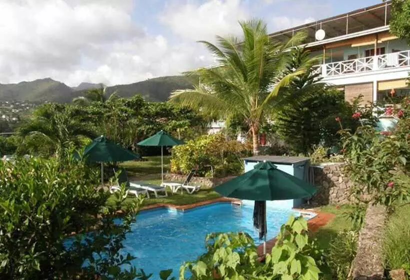 هتل Tamarind Tree