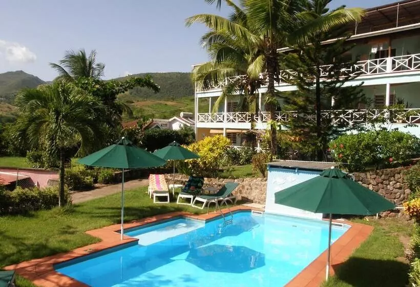 هتل Tamarind Tree