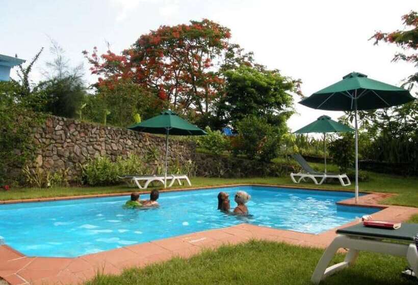 هتل Tamarind Tree