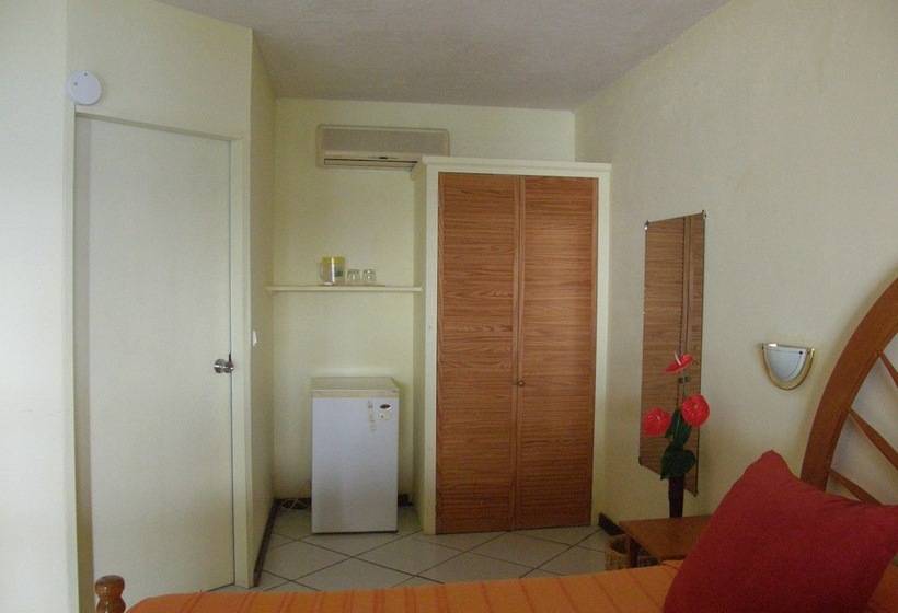 هتل Tamarind Tree