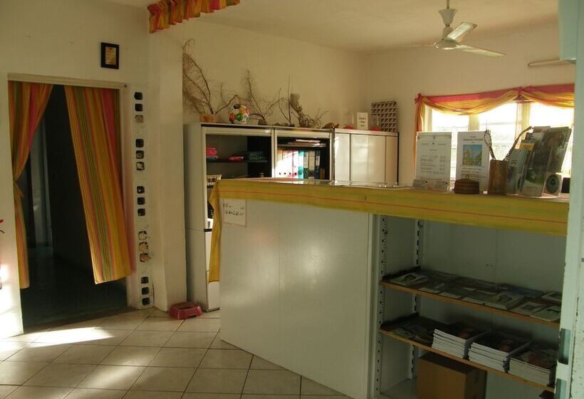 هتل Tamarind Tree