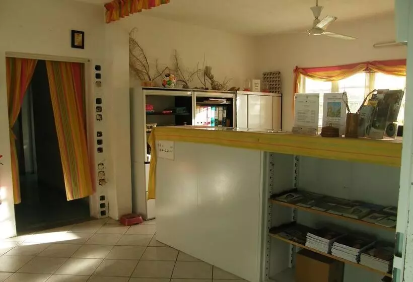 هتل Tamarind Tree