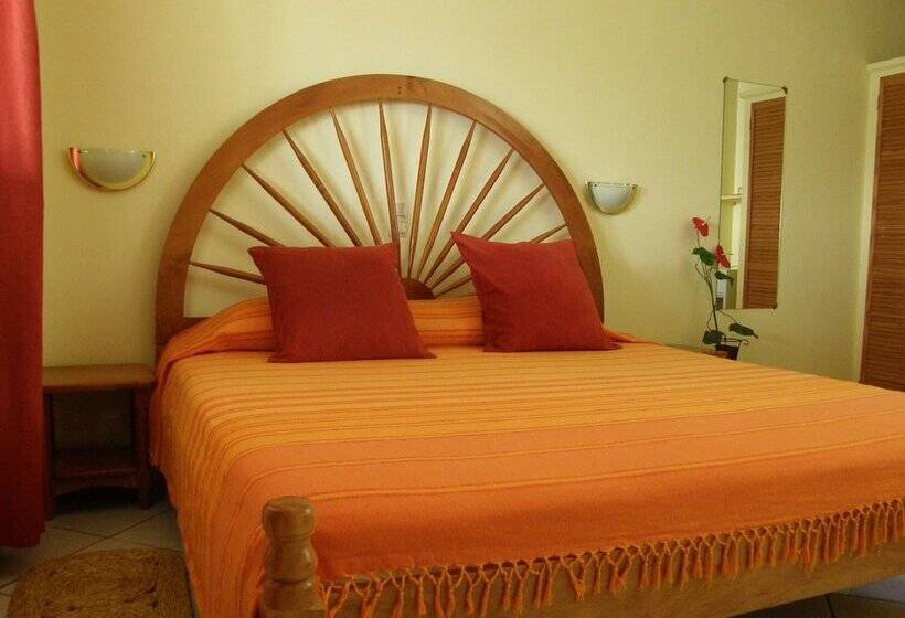 هتل Tamarind Tree