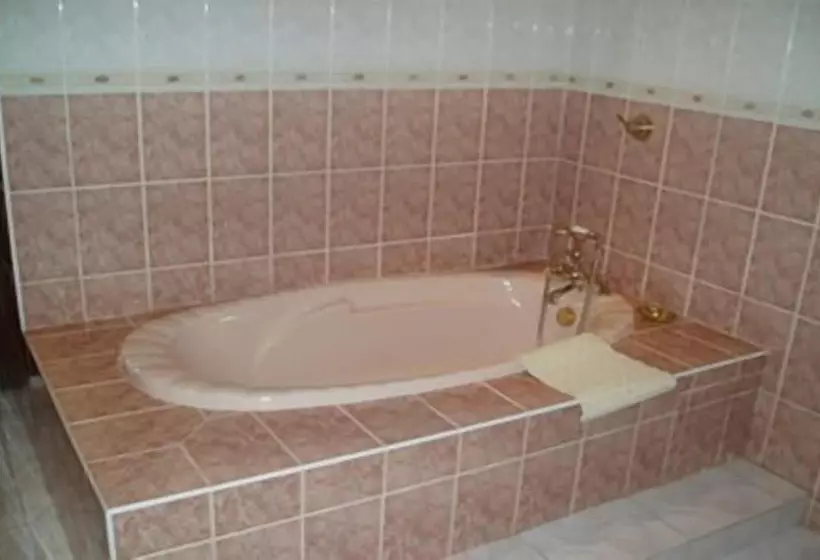 فندق Villa Victoria Executive Guest Lodge