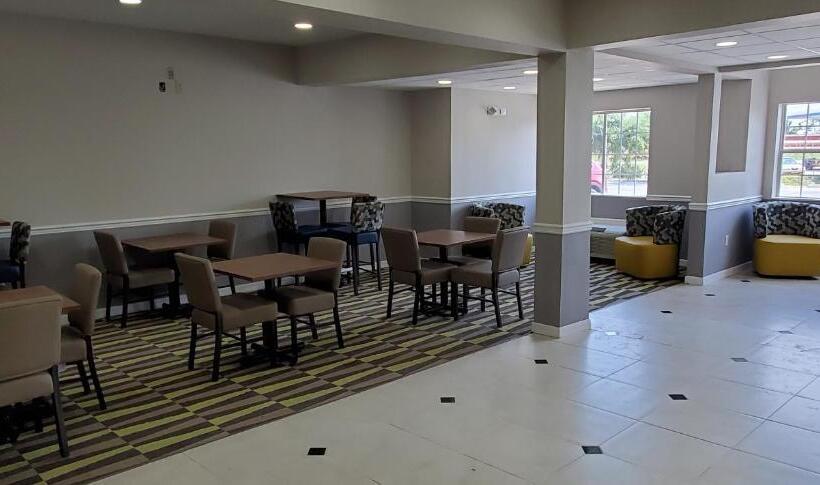 Microtel Inn & Suites By Wyndham Panama City