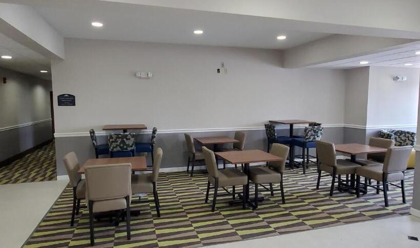 Microtel Inn & Suites By Wyndham Panama City