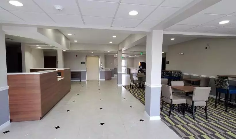 Microtel Inn & Suites By Wyndham Panama City