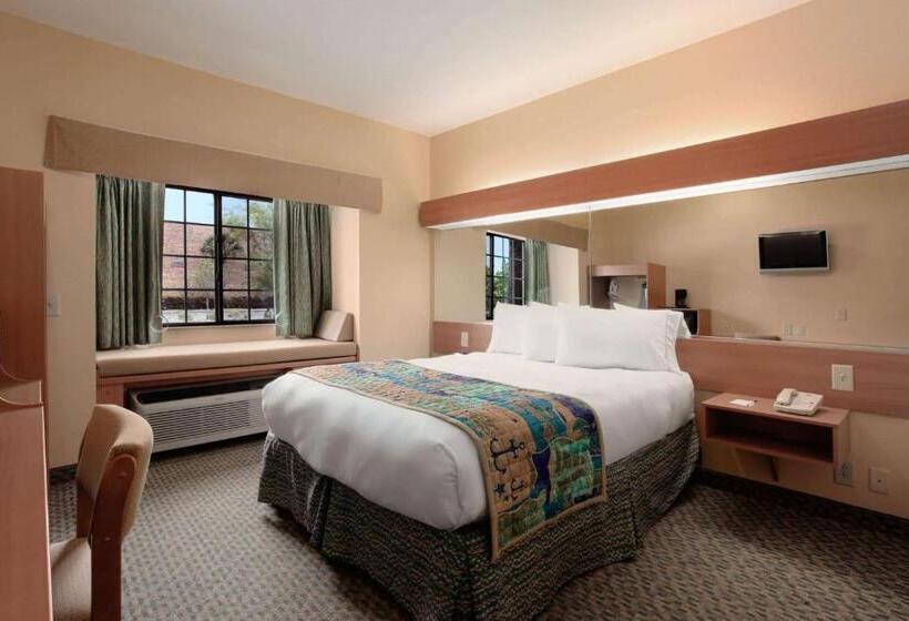 Microtel Inn & Suites By Wyndham Panama City