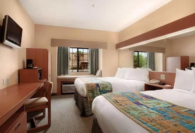 Microtel Inn & Suites By Wyndham Panama City