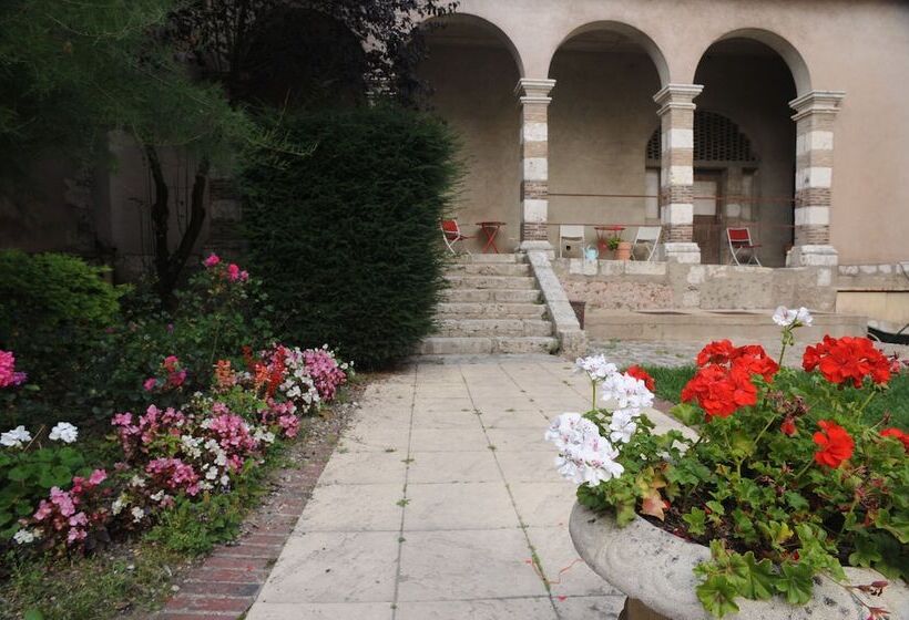 پانسیون Hôtellerie Saint Yves