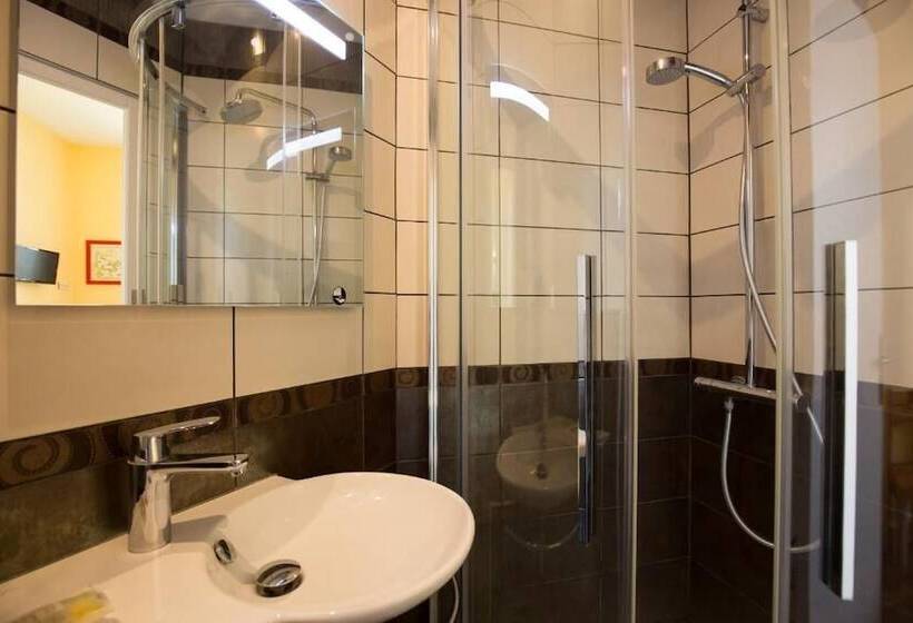 پانسیون Hôtellerie Saint Yves