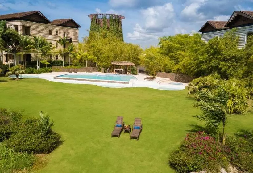 استراحتگاه Los Altos Residences By Mint