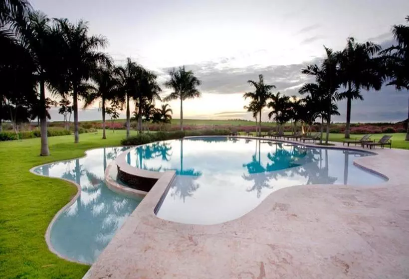 استراحتگاه Los Altos Residences By Mint