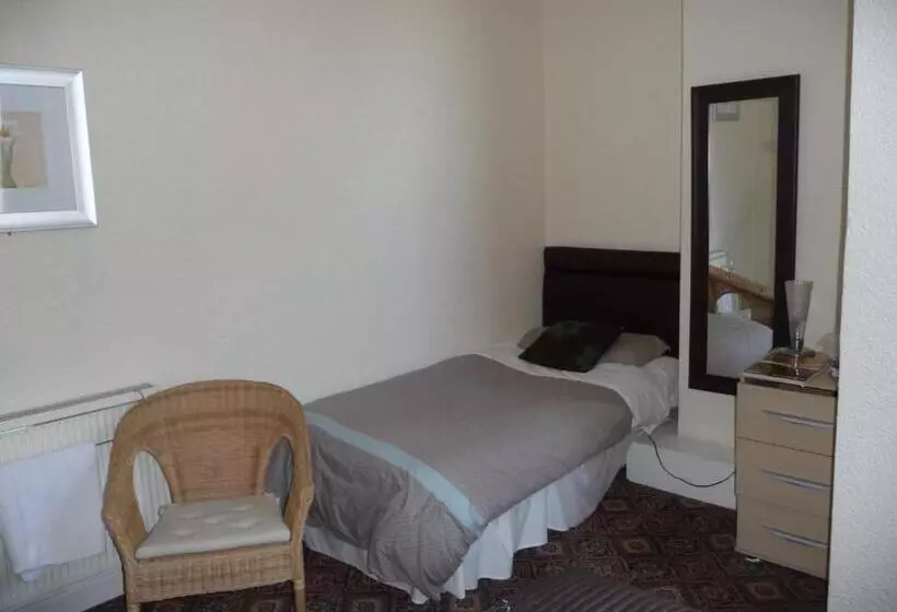 مبيت وإفطار The Warwick Southport