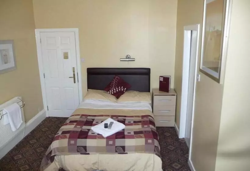 مبيت وإفطار The Warwick Southport