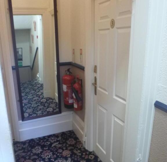 مبيت وإفطار The Warwick Southport