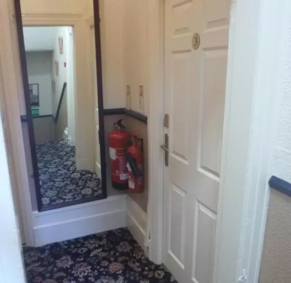 مبيت وإفطار The Warwick Southport