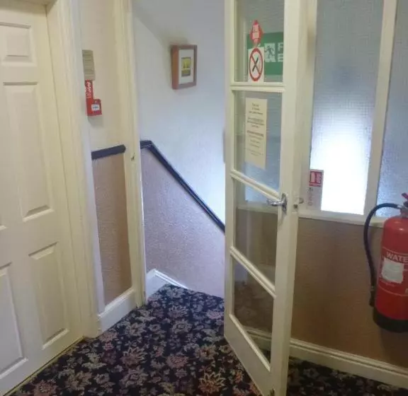 مبيت وإفطار The Warwick Southport