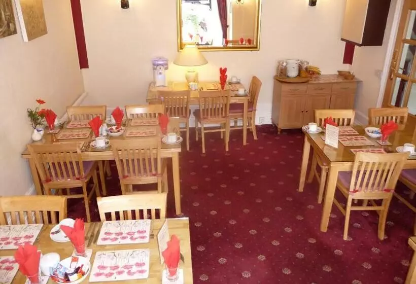 مبيت وإفطار The Warwick Southport