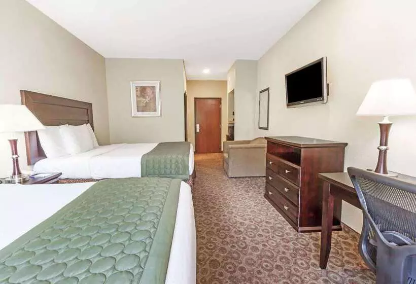 Отель Baymont By Wyndham Tyler