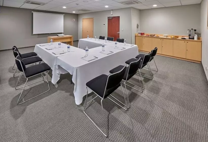 בית מלון כפרי City Express By Marriott Aguascalientes Sur