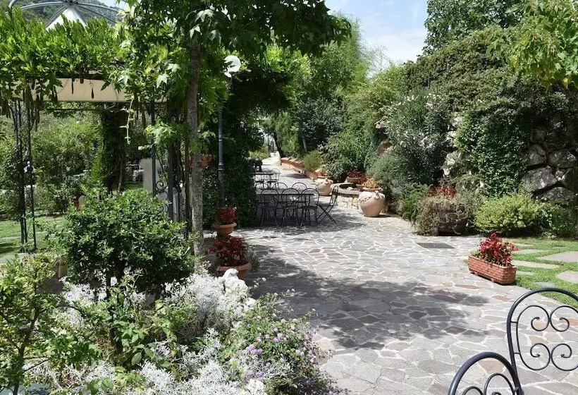 בית מלון כפרי Des Reves