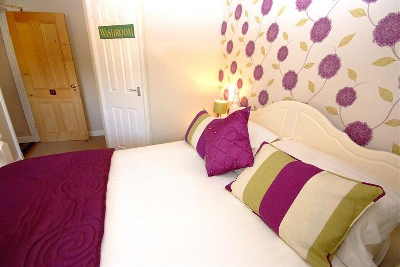 فندق Holly Lodge Guest House With Free Off Site Health Club