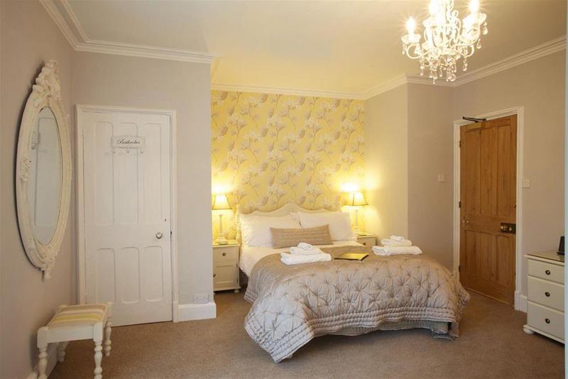 فندق Holly Lodge Guest House With Free Off Site Health Club