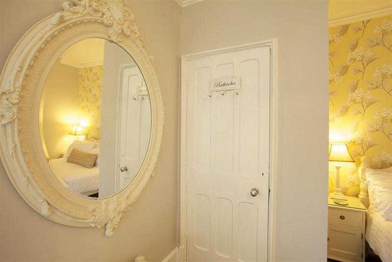 فندق Holly Lodge Guest House With Free Off Site Health Club