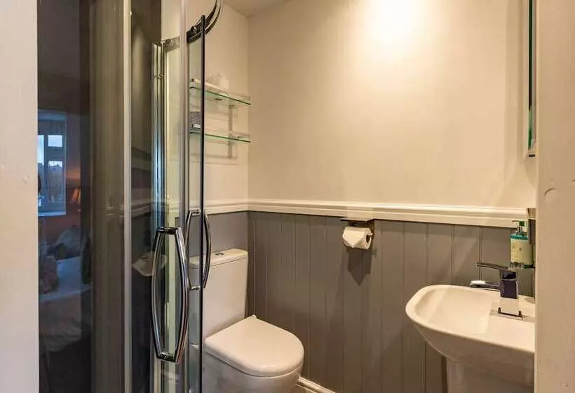 Otel Holly Lodge Guest House With Free Off Site Health Club