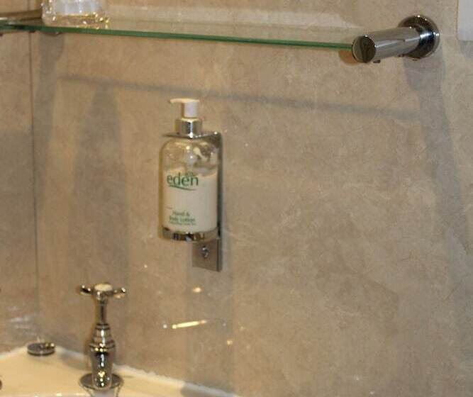 فندق Holly Lodge Guest House With Free Off Site Health Club