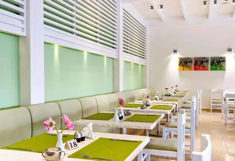 Lindos White Hotel & Suites