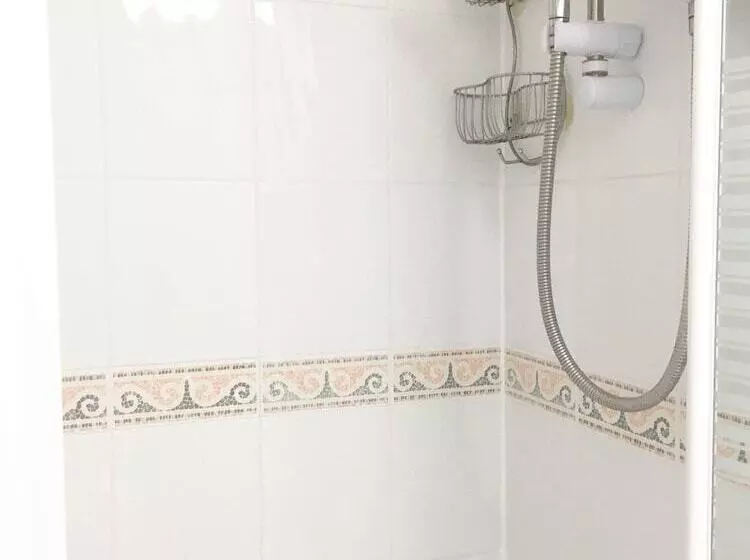 酒店 Olivers Guest House