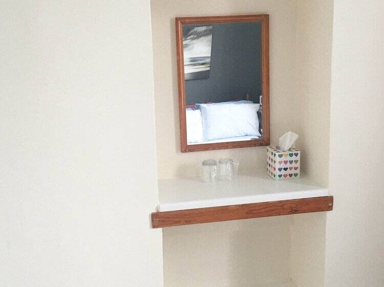 호텔 Olivers Guest House