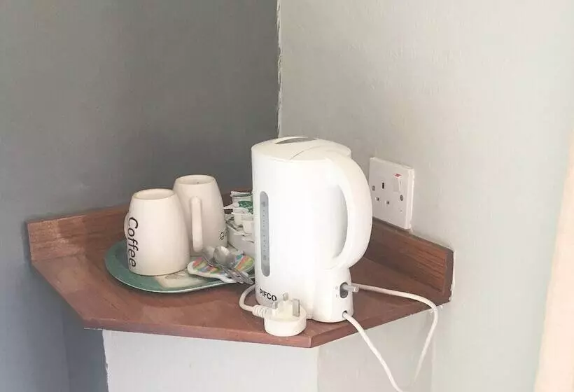 酒店 Olivers Guest House