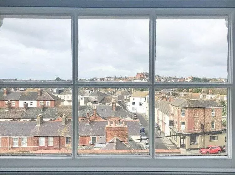 酒店 Olivers Guest House