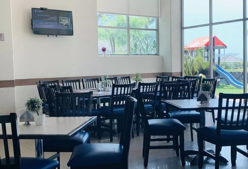 Playa Caracol Hotel & Spa