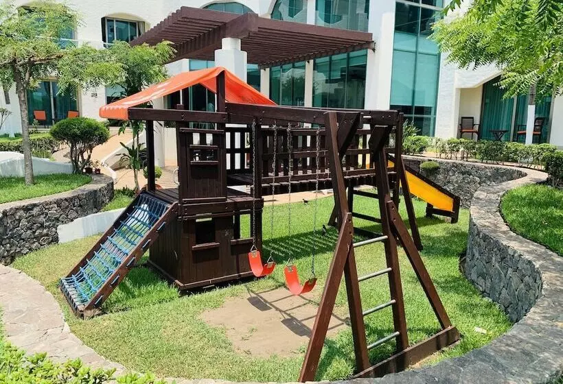 Playa Caracol Hotel & Spa