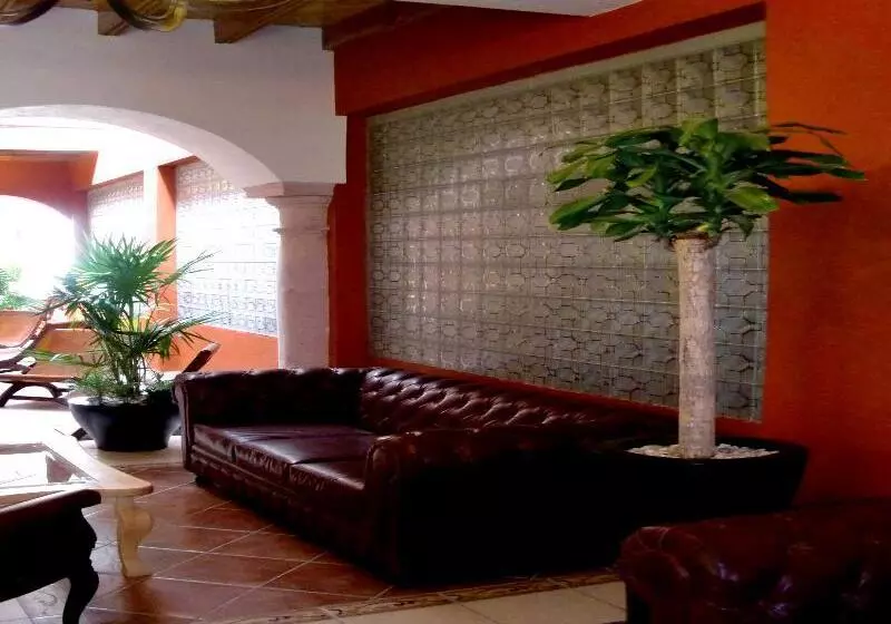 Отель Rio Queretaro