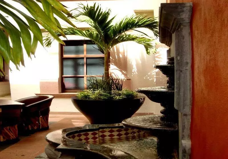 Отель Rio Queretaro