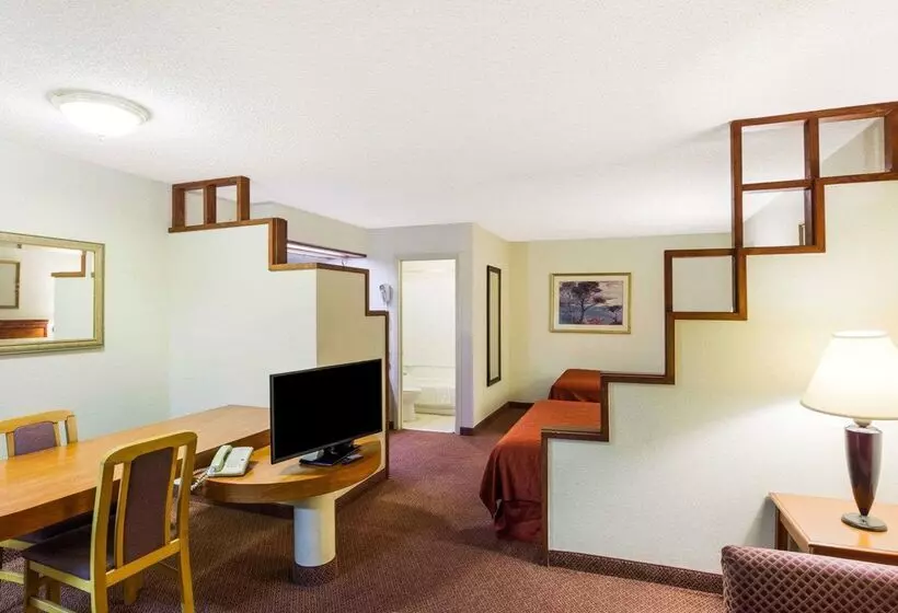 ホテル Rodeway Inn & Suites South Of Fiesta Park