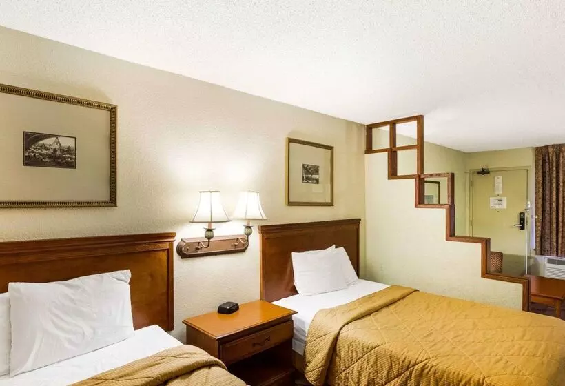ホテル Rodeway Inn & Suites South Of Fiesta Park