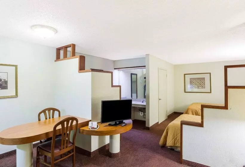 ホテル Rodeway Inn & Suites South Of Fiesta Park