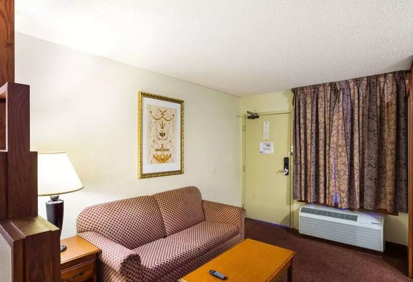 ホテル Rodeway Inn & Suites South Of Fiesta Park