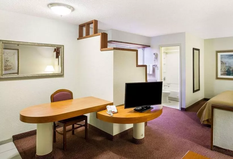 ホテル Rodeway Inn & Suites South Of Fiesta Park